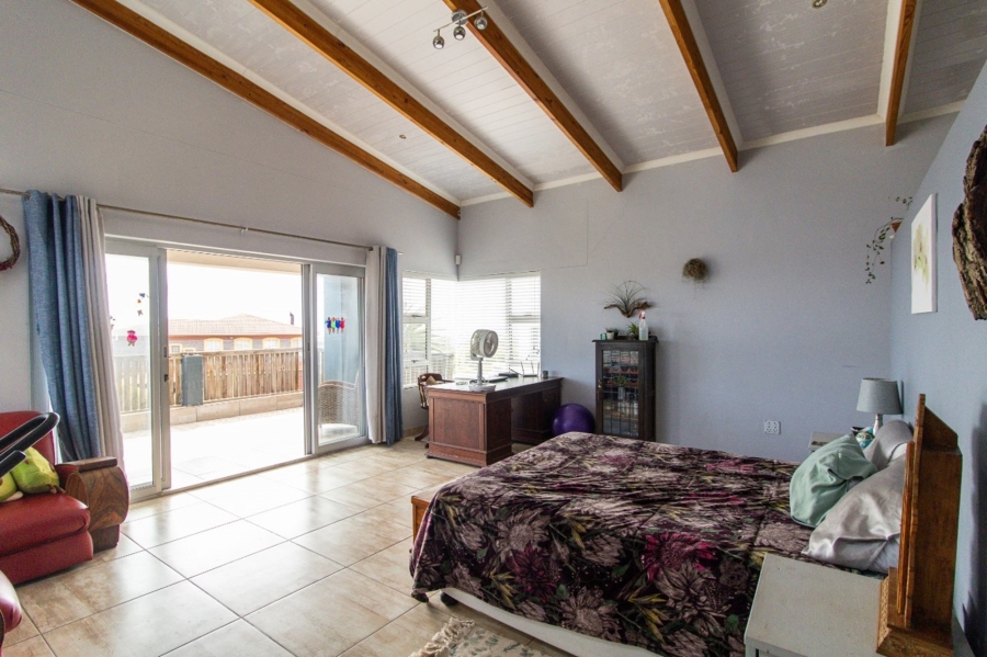 5 Bedroom Property for Sale in Myburgh Park Western Cape